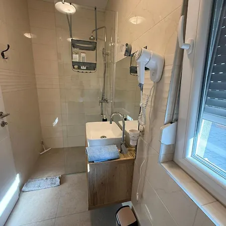Velebit Apartment *