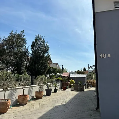 Velebit Apartment *