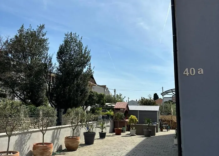 Velebit Apartamento *